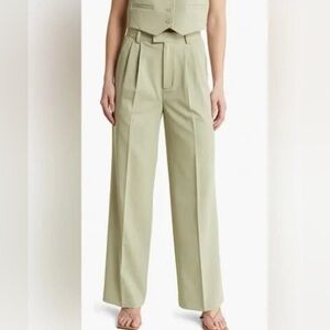 Elodie Women’s Pleated Straight Leg Trousers in Pistachio Size Medium